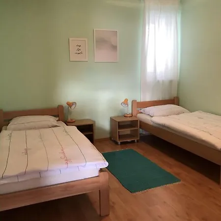 Dante Apartment