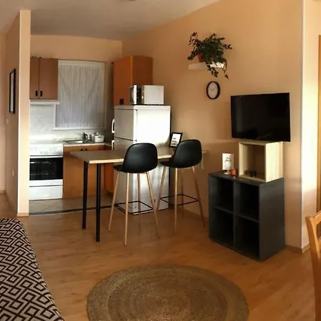 Dante Apartment *