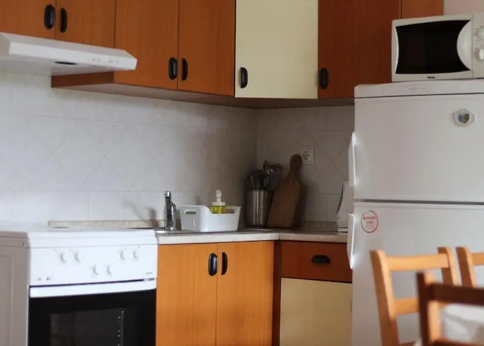 Dante Apartment *