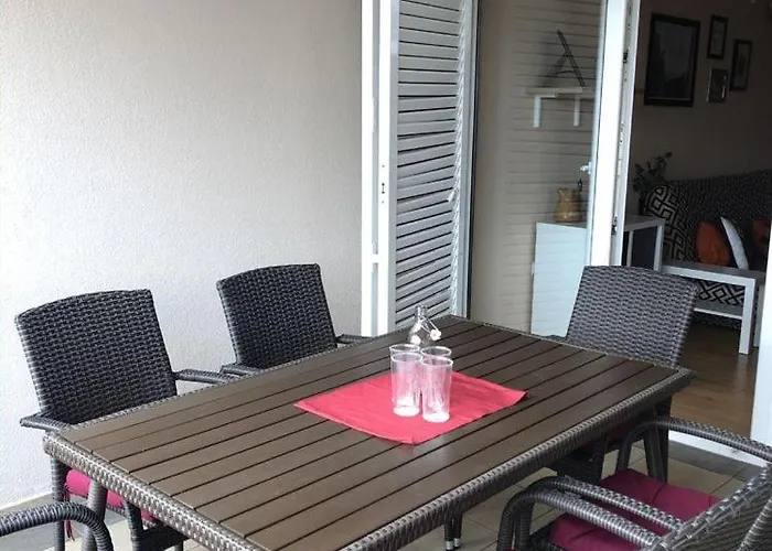 Dante Apartment *