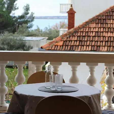 Apartment Dante Vrsi