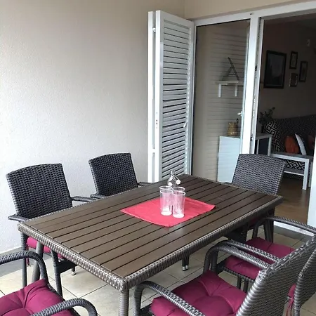 Dante Apartment *